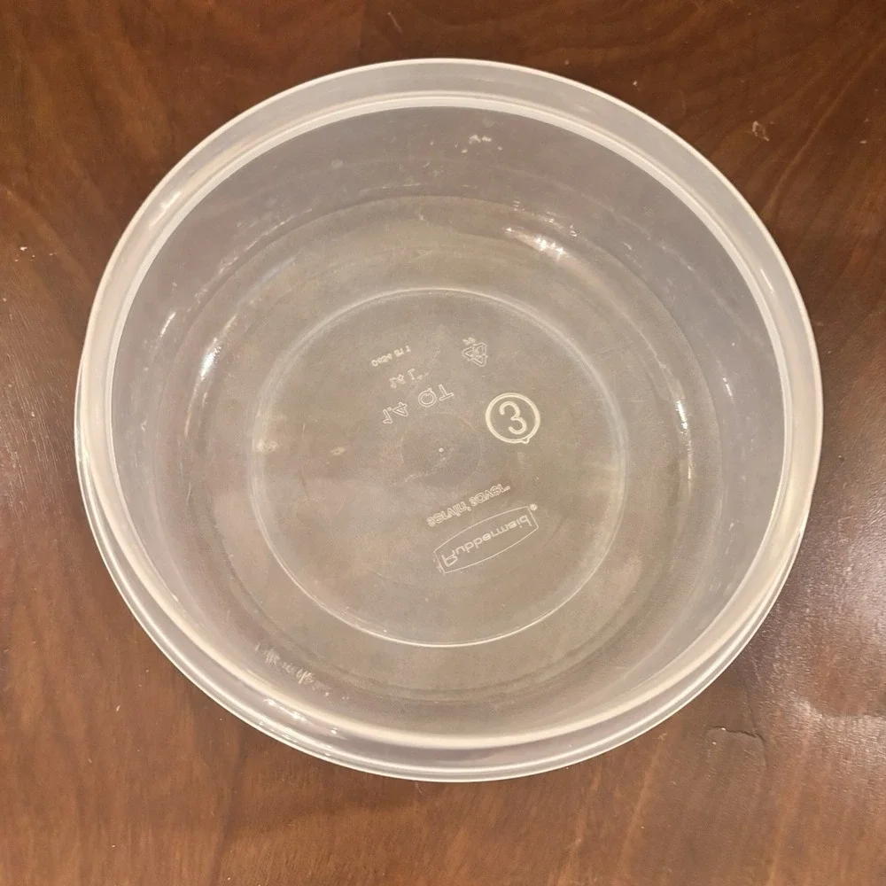 Vintage Rubbermaid Servin Saver #3 Containers 6 Cup 1.4 Qt Set of 2 w Lids